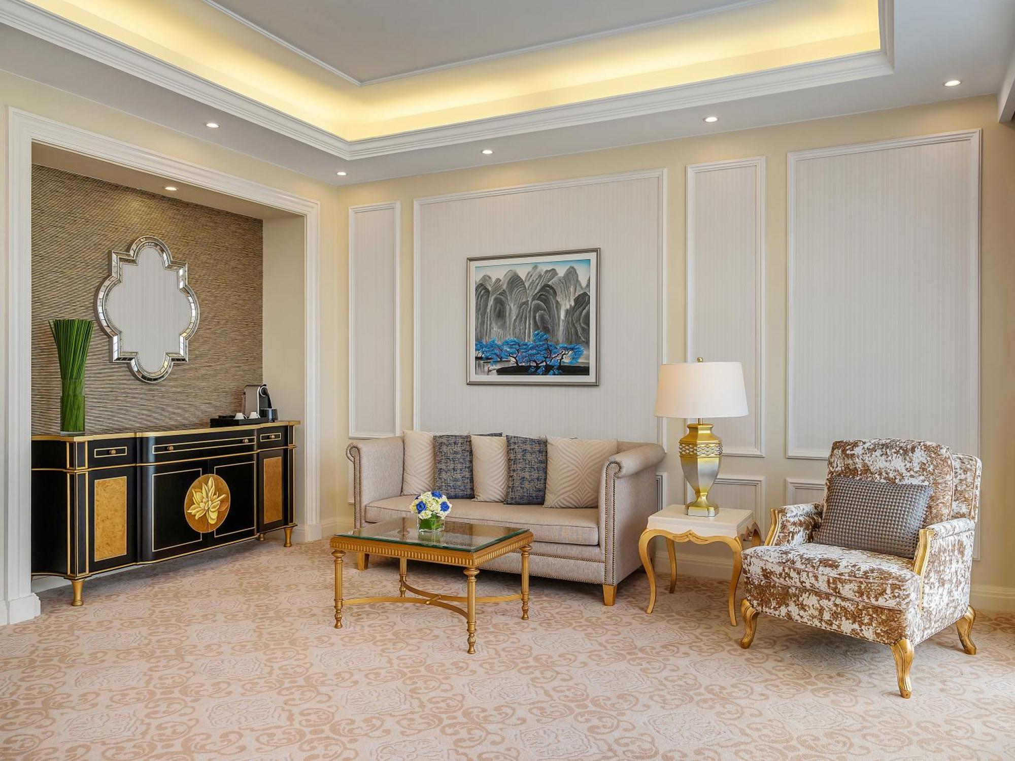 Radisson Blu Resort 富国 外观 照片 A living room in a suite at the hotel